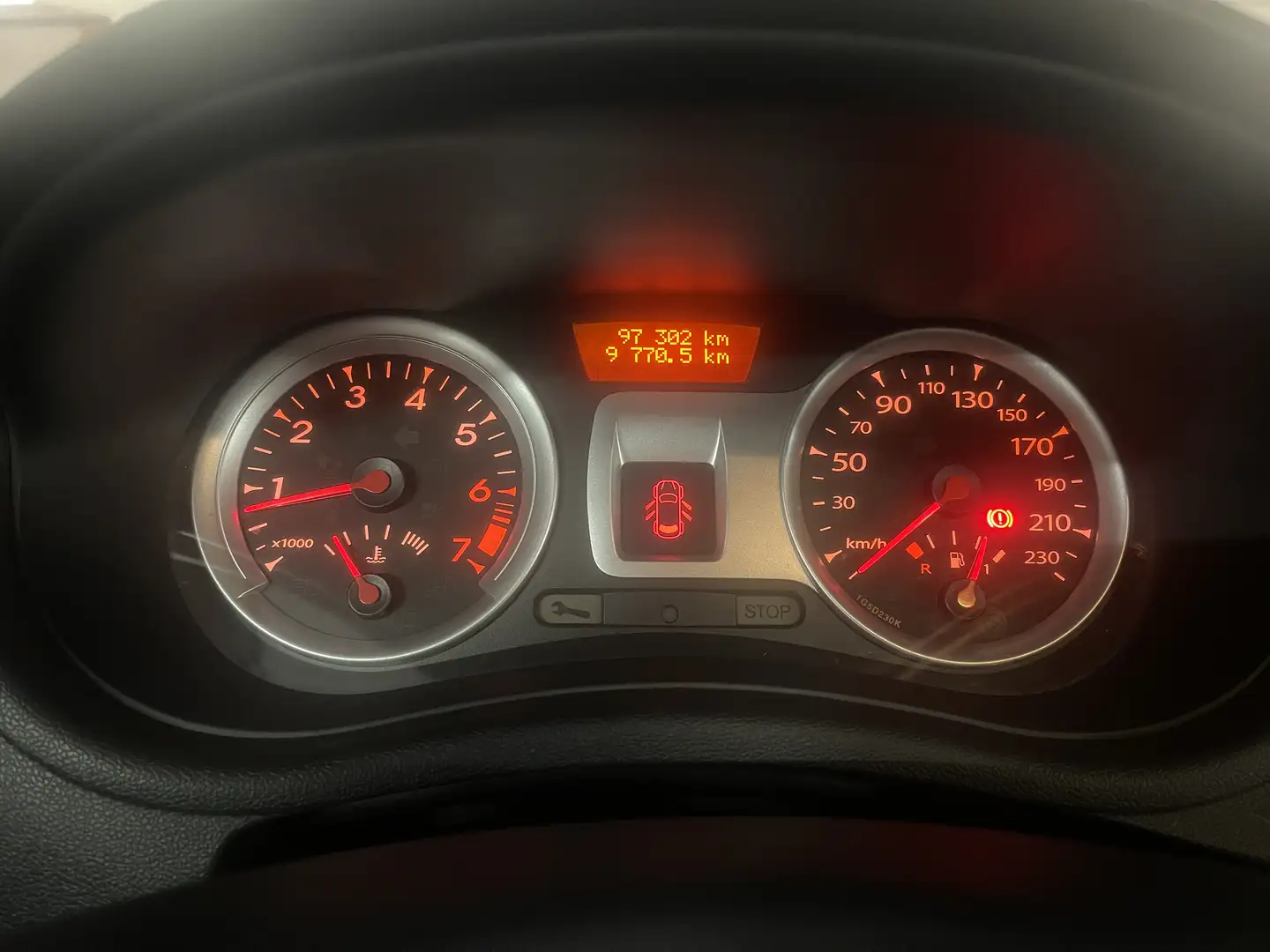 Renault Clio III 1.2 16V 75 Zen - 2