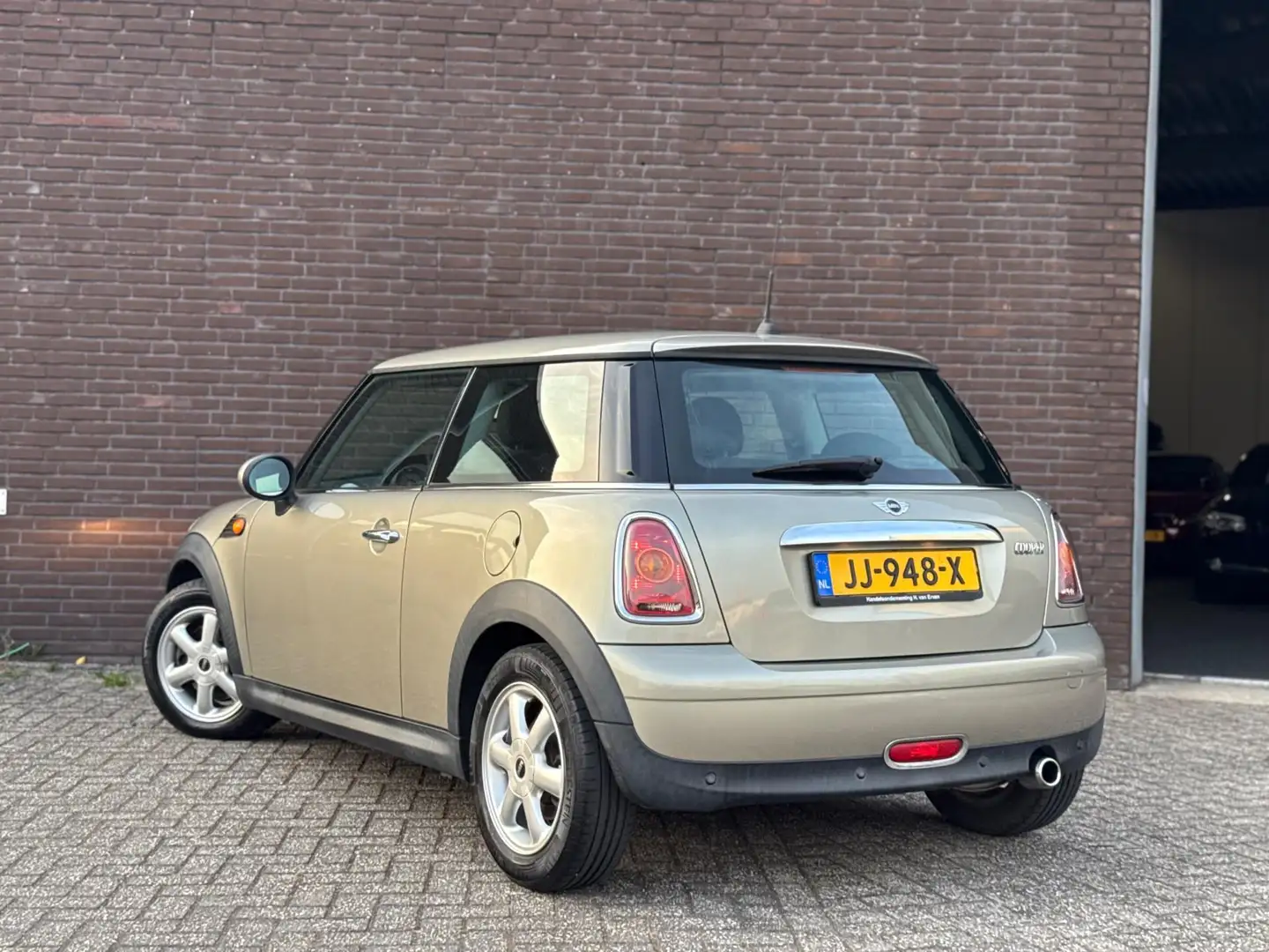 MINI Cooper Mini 1.6 AUT | Airco | Cruise | Nap | Apk Grau - 2