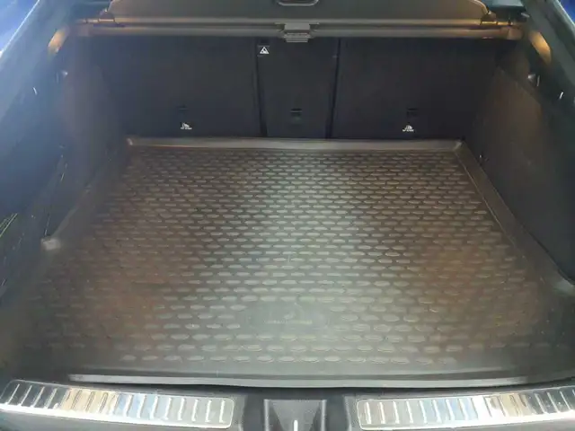 Mercedes-Benz GLC view 15