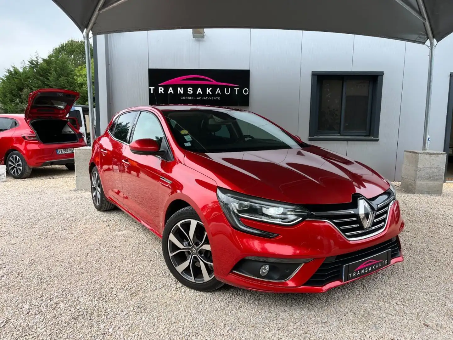 Renault Megane IV BERLINE dCi 130 Energy Intens Rouge - 1