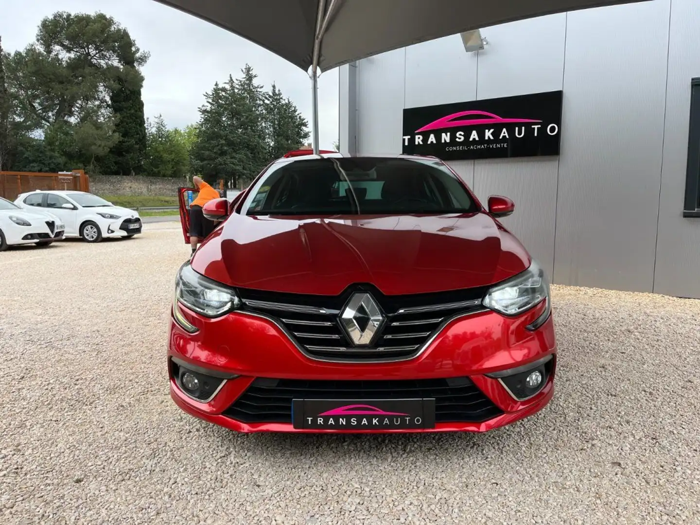 Renault Megane IV BERLINE dCi 130 Energy Intens Rouge - 2