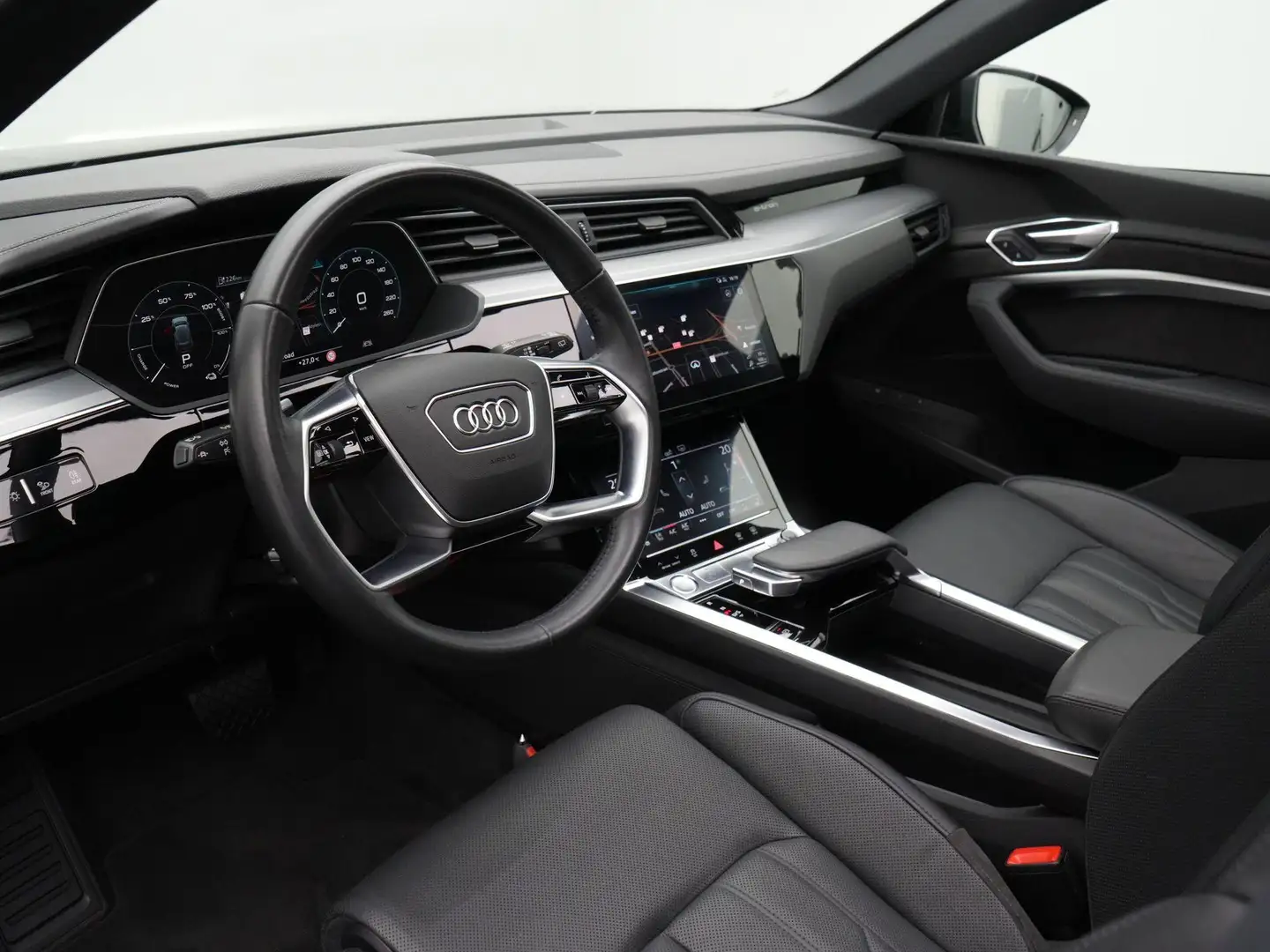 Audi e-tron 55 95 kWh 408 pk quattro Advanced | Luchtvering | Zwart - 2