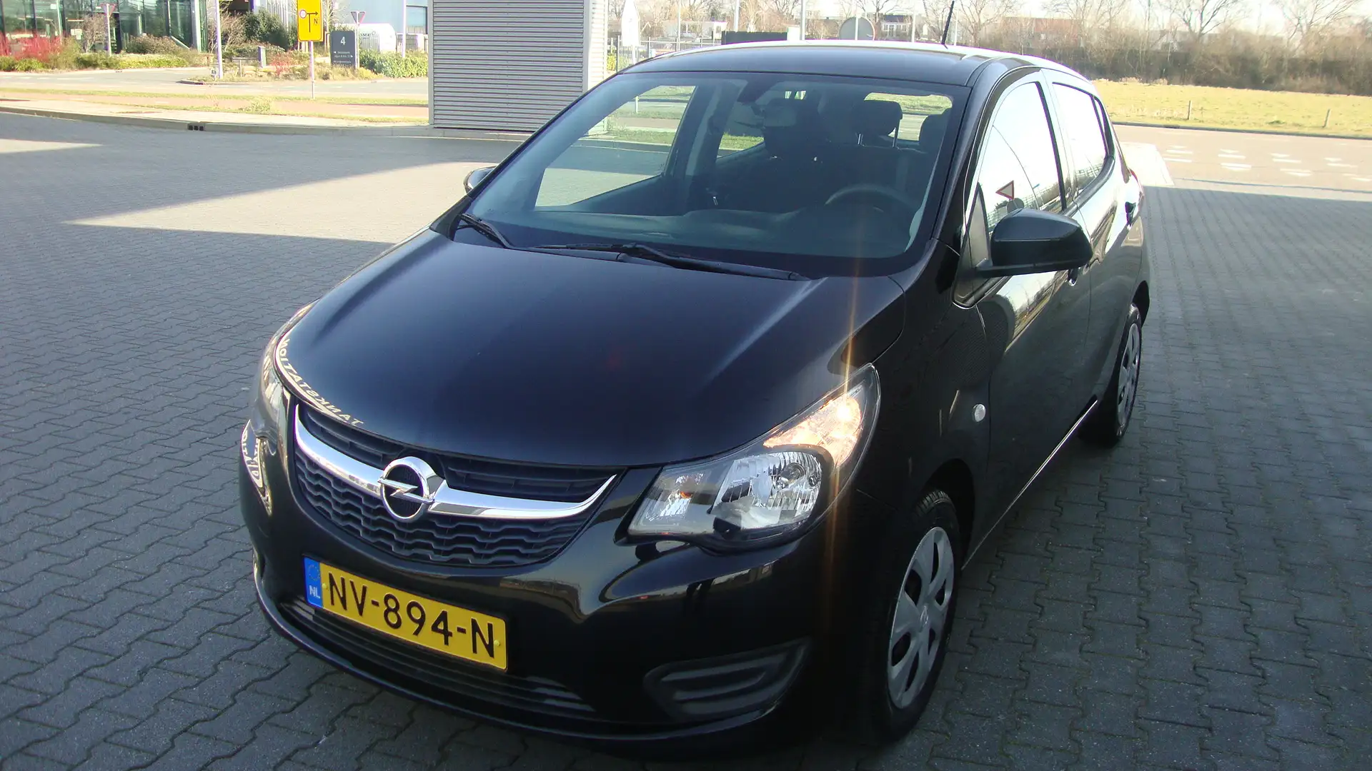 Opel Karl 1.0 ecoFLEX 75pk Edition Zwart - 1