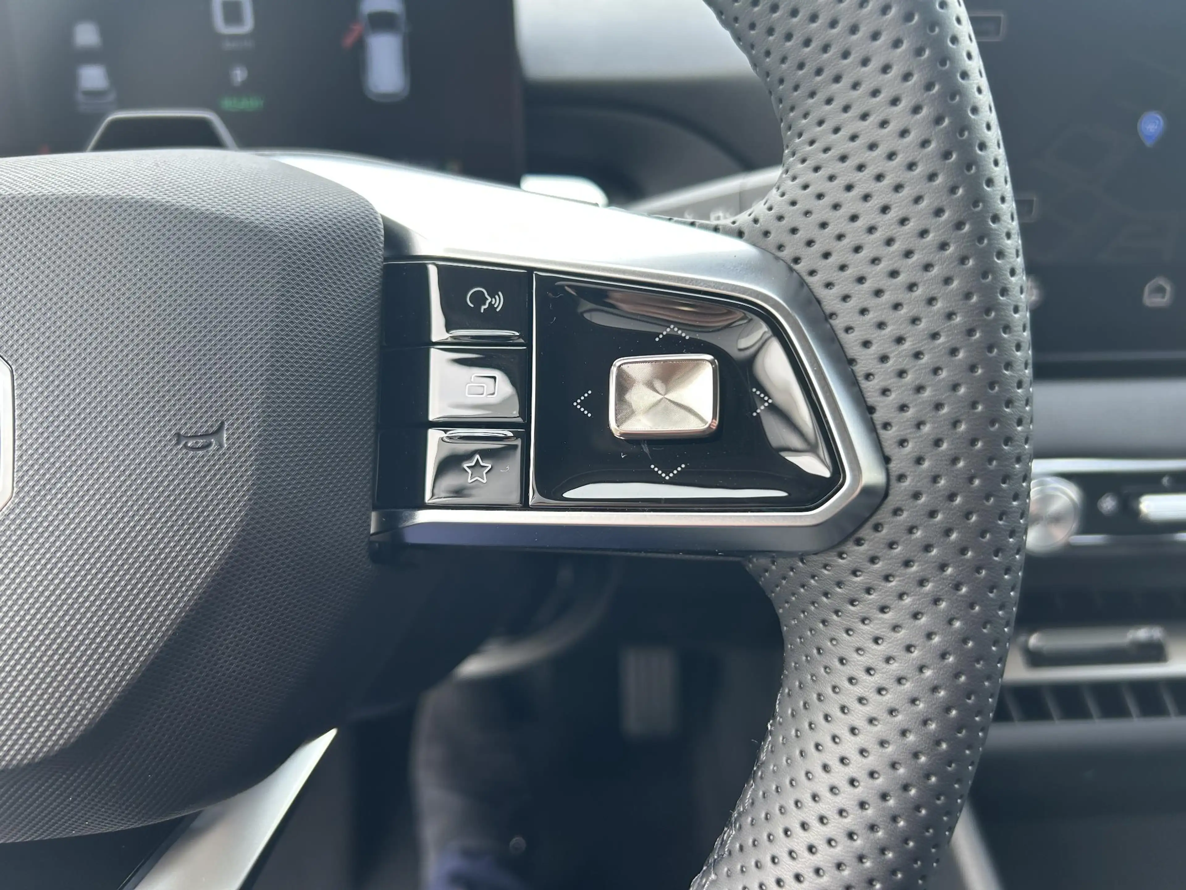 MG MG4 EV Urban Premium 54 kWh Apple Carplay/ Android Aut — photo 11