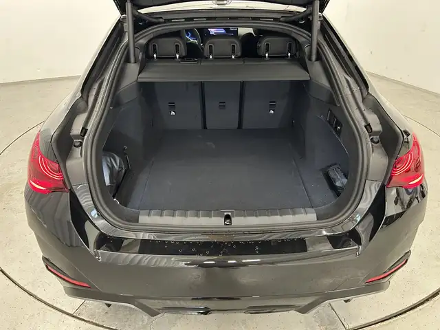 BMW I4 view 14