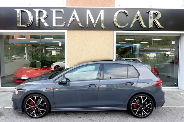 Volkswagen Golf view 2