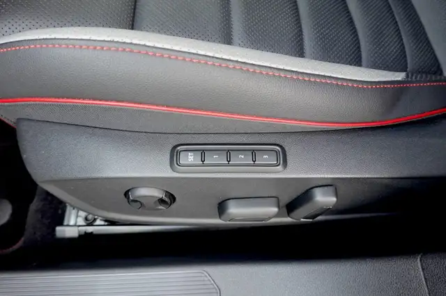 Volkswagen Golf view 14