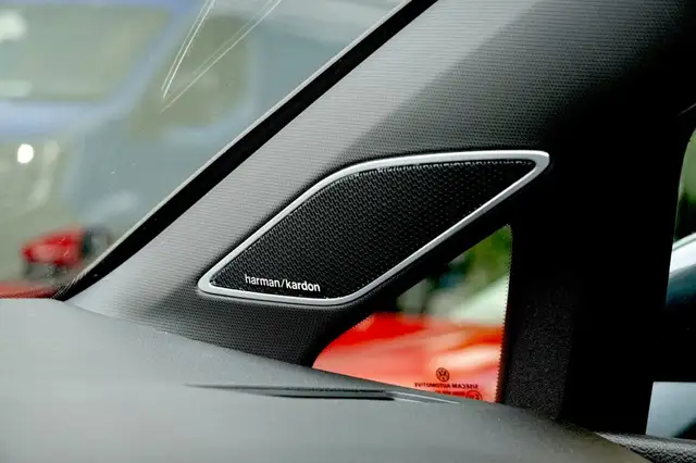Volkswagen Golf view 12