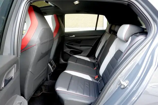 Volkswagen Golf view 10