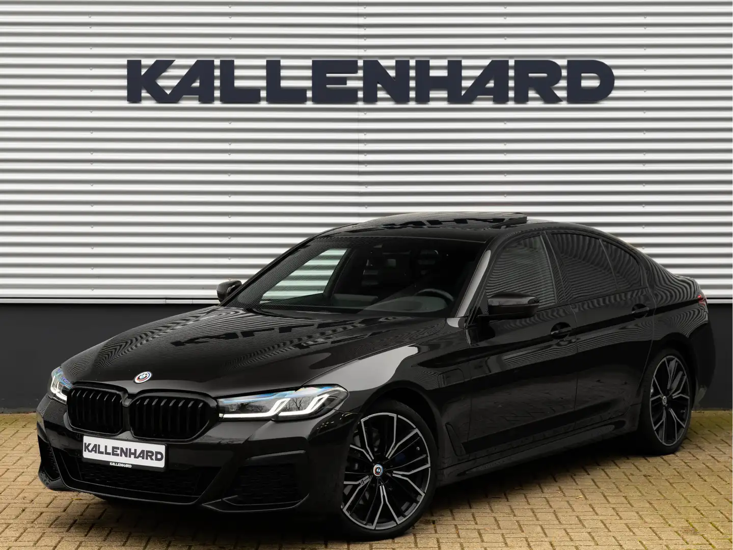 BMW 530 5-serie 530e M-Sport - Individual ''Crystal Casser Zwart - 1