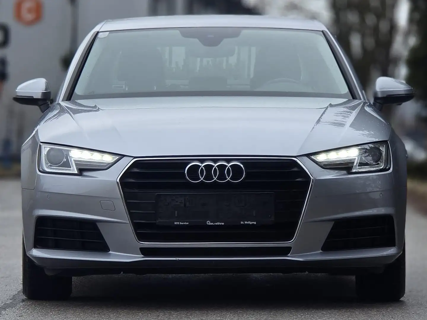 Audi A4 2.0 TDI 150 PS AUTOMATIK Silber - 2