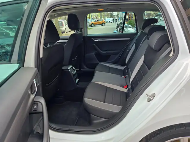Skoda Octavia view 9