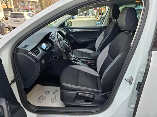 Skoda Octavia view 7