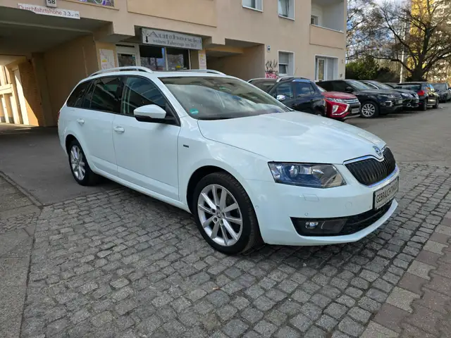 Skoda Octavia main image