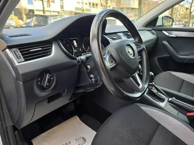 Skoda Octavia view 6