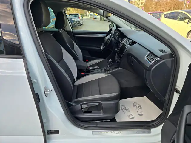 Skoda Octavia view 8