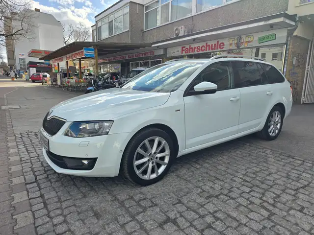 Skoda Octavia view 2