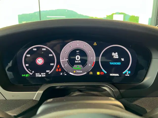 Porsche 911 view 24