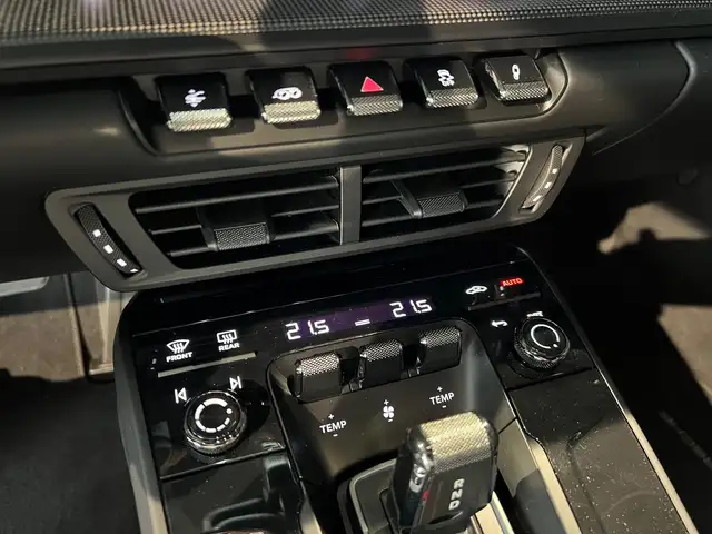 Porsche 911 view 28