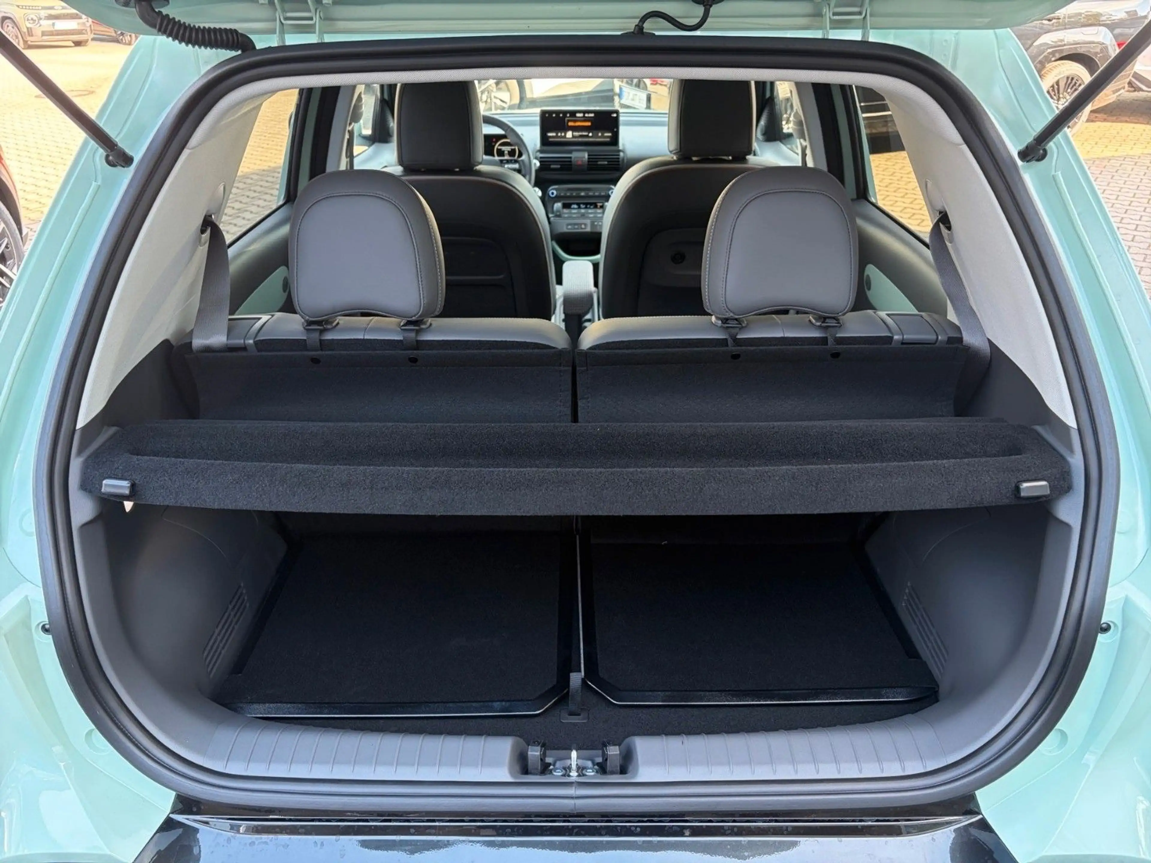 Hyundai Inster Lounge 49 kWh Wärmepumpe Voll-LED — photo 8