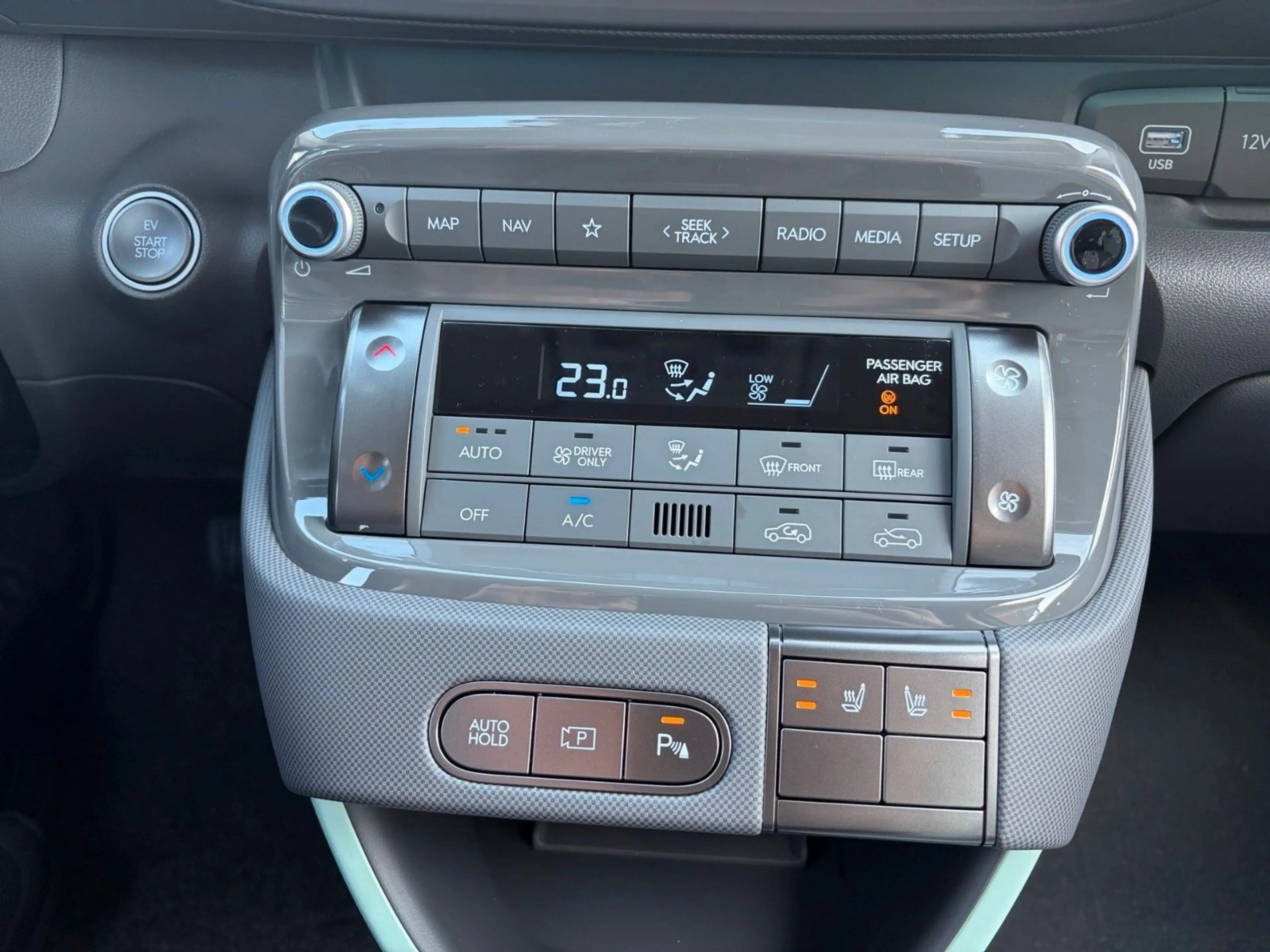 Hyundai Inster Lounge 49 kWh Wärmepumpe Voll-LED — photo 15