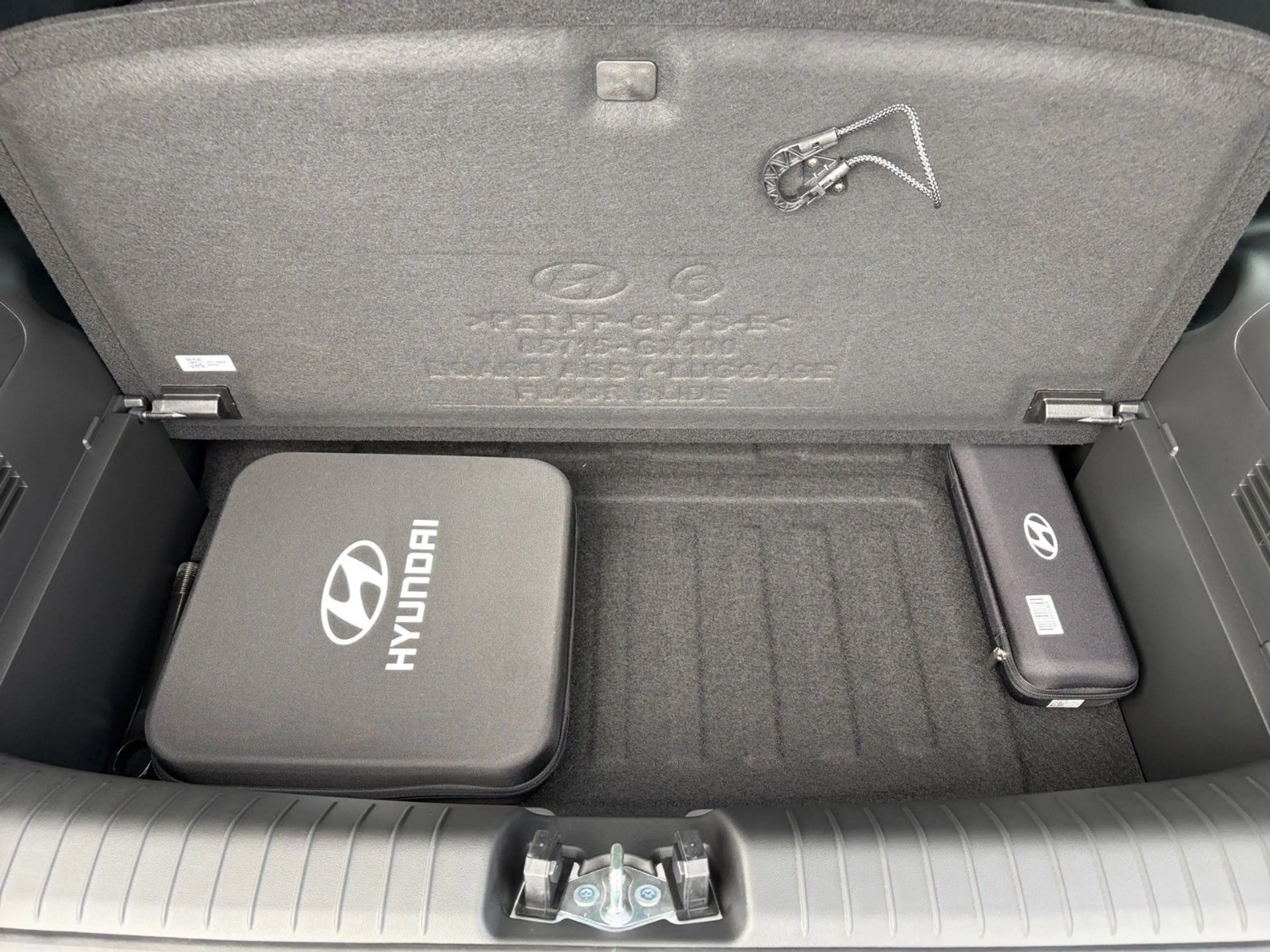 Hyundai Inster Lounge 49 kWh Wärmepumpe Voll-LED — photo 10