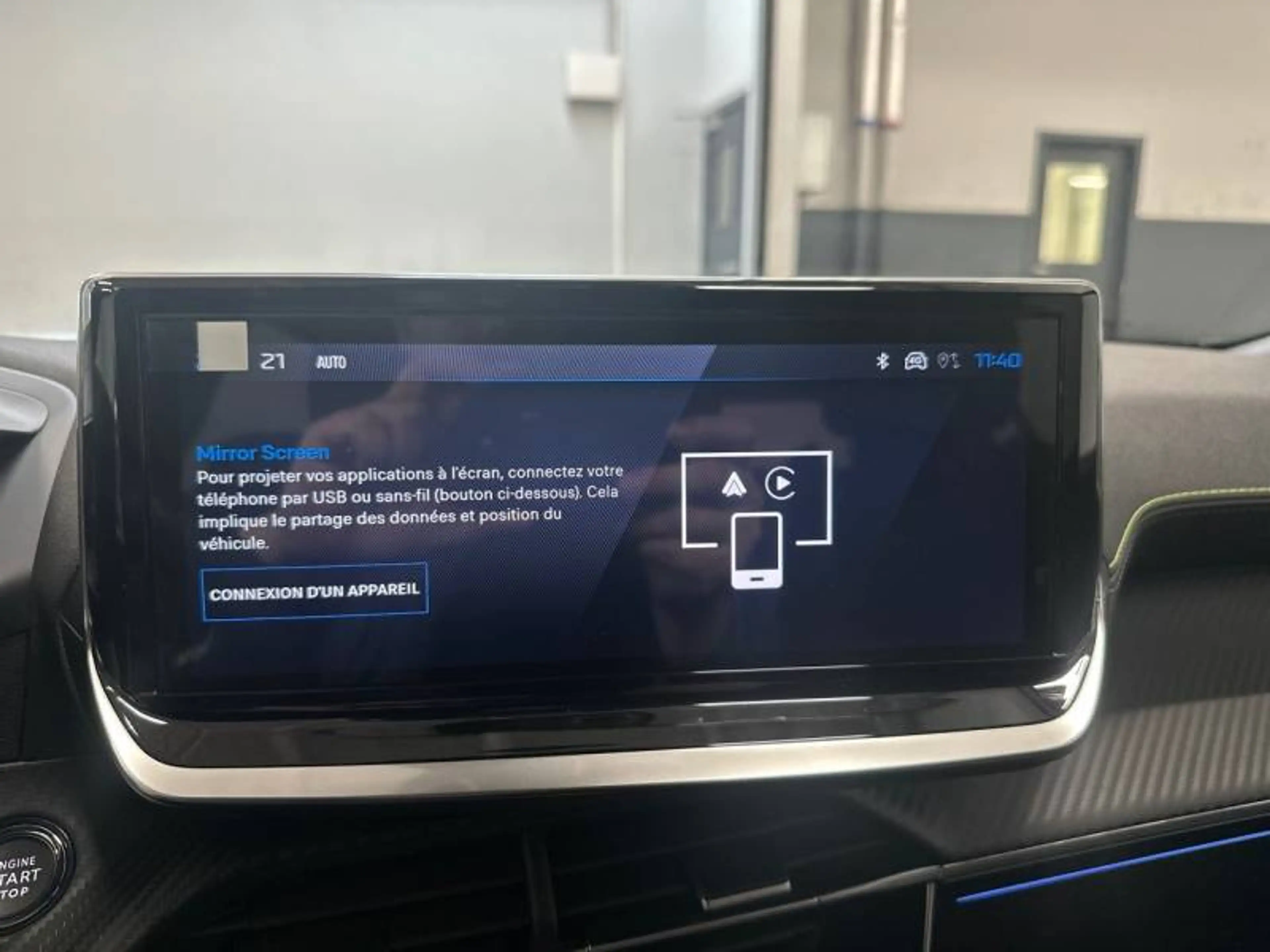 Peugeot 2008 2 1.2 HYBRID 145 e-DSC6 GT — photo 21