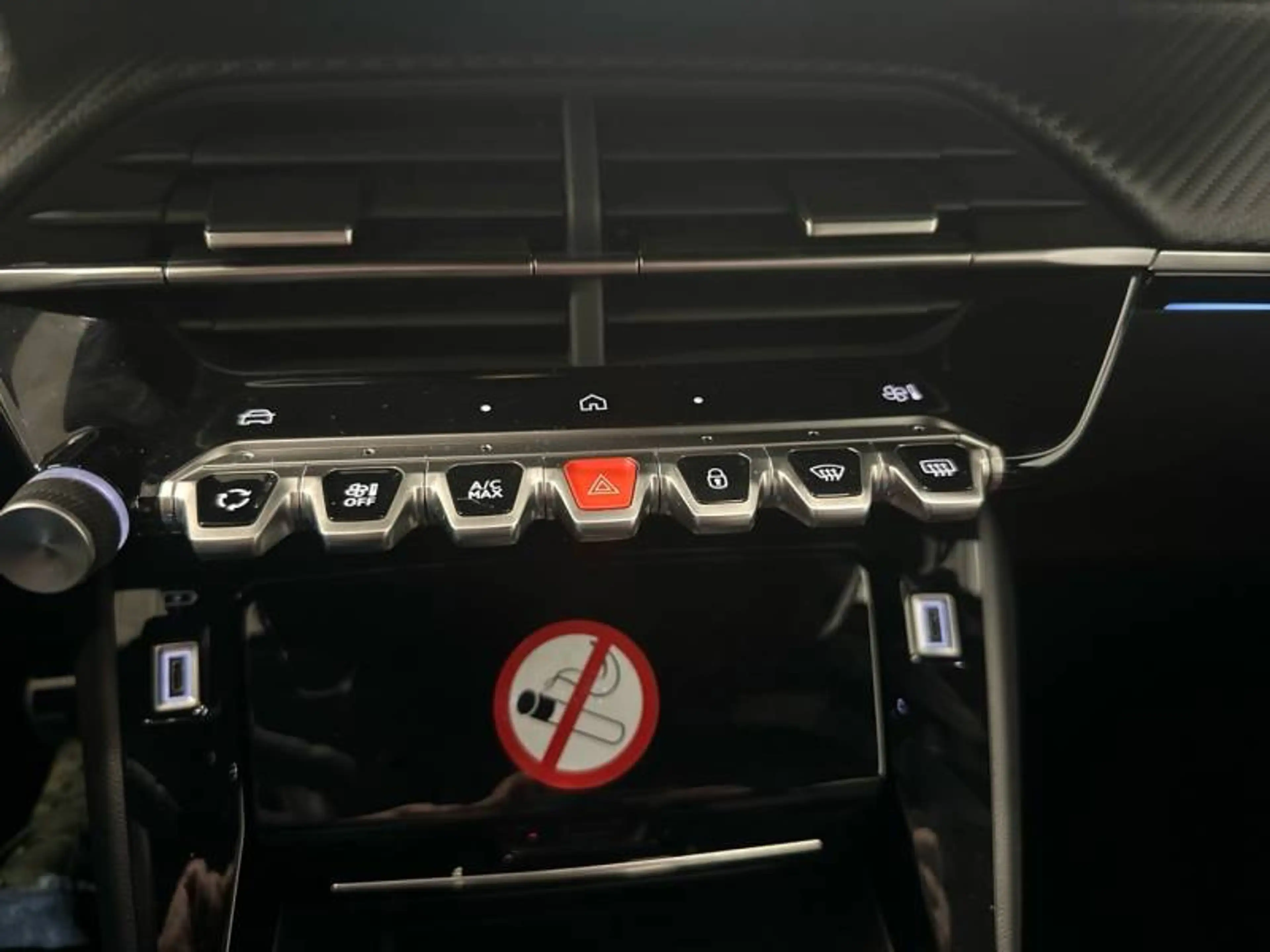 Peugeot 2008 2 1.2 HYBRID 145 e-DSC6 GT — photo 22