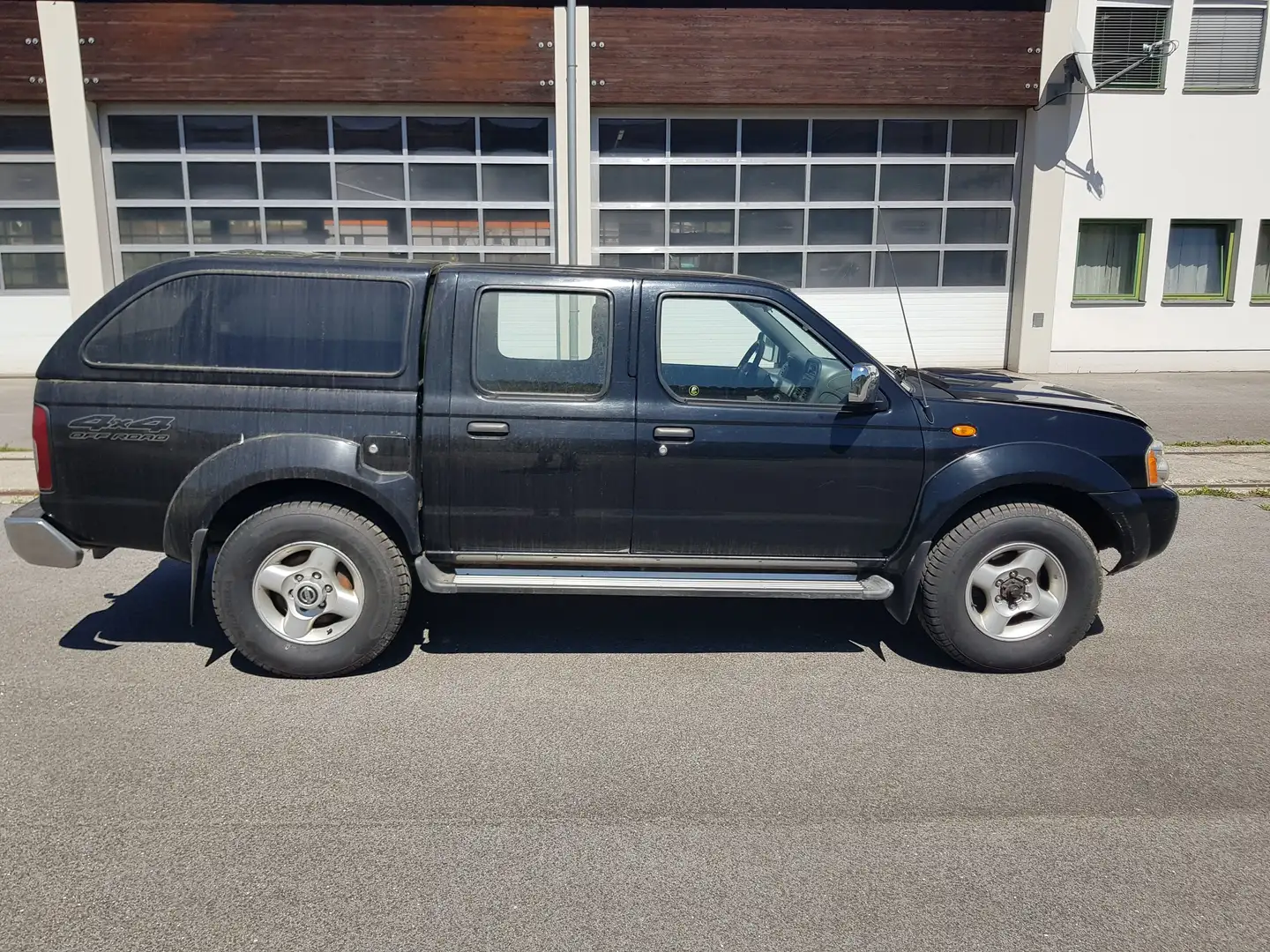 Nissan Navara Schwarz - 2