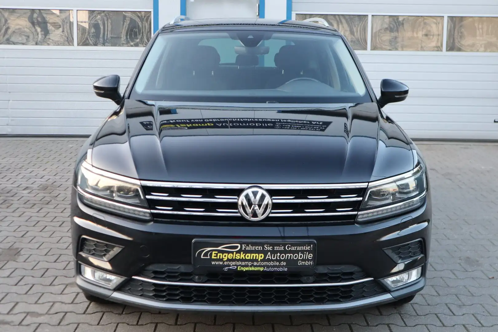 Volkswagen Tiguan Highline 2.0 TDI 4Motion/DSG/LED/AHK/NAVI Schwarz - 2