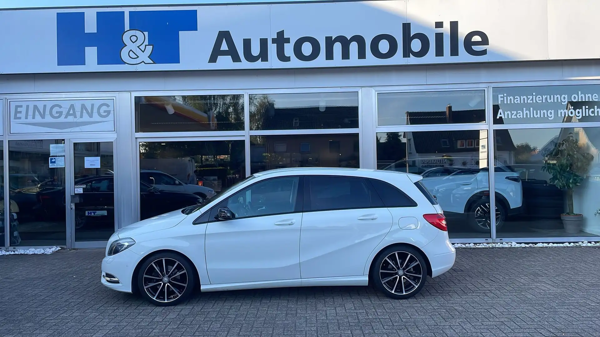Mercedes-Benz B 180 Weiß - 1
