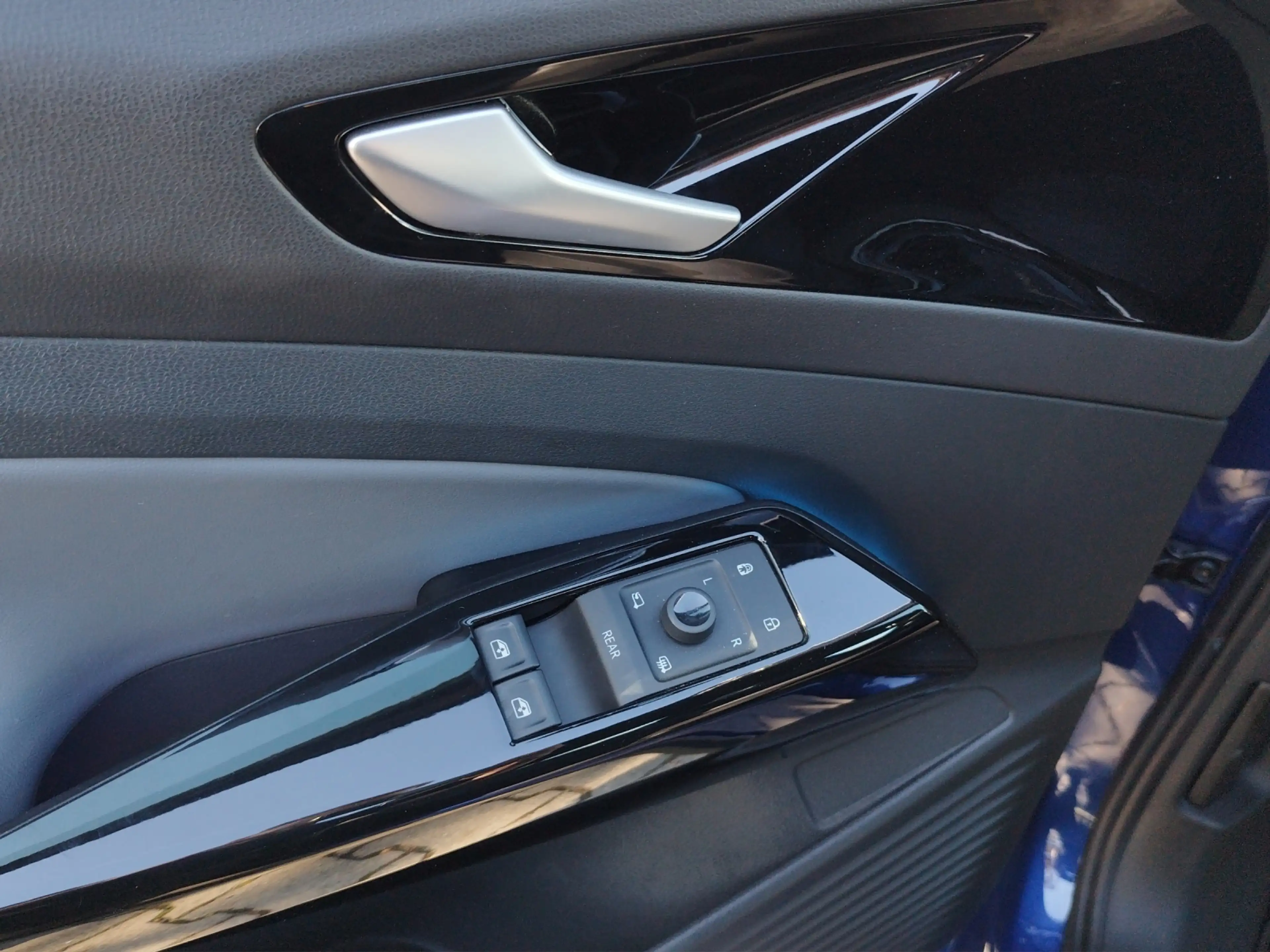 Volkswagen ID.4 Pro Performance 82kWh AHK/RFK/ACC/NAV — photo 7