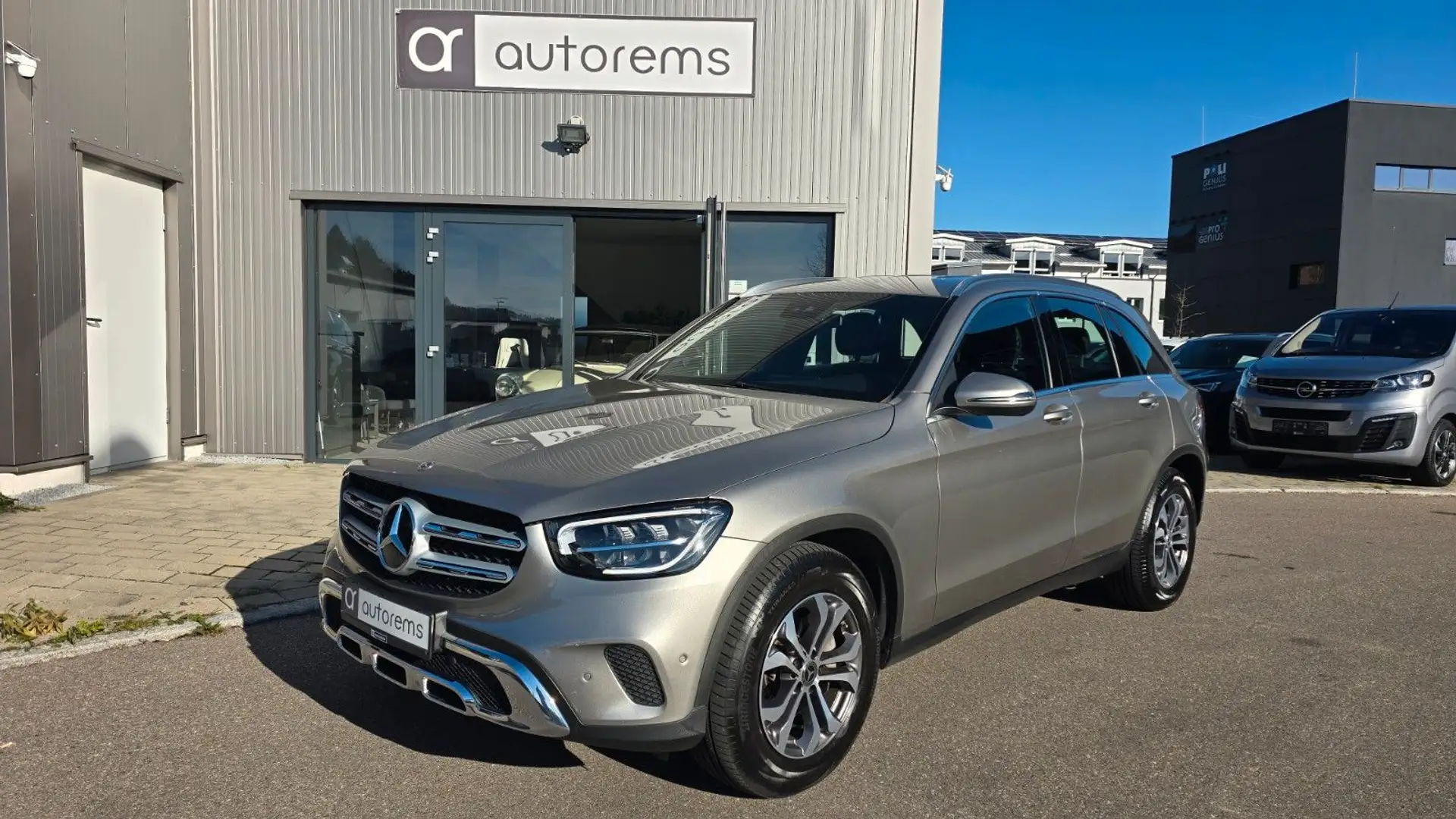 Mercedes-Benz GLC 200 d 4Matic*AHK*ASSIST*LED* Silber - 1