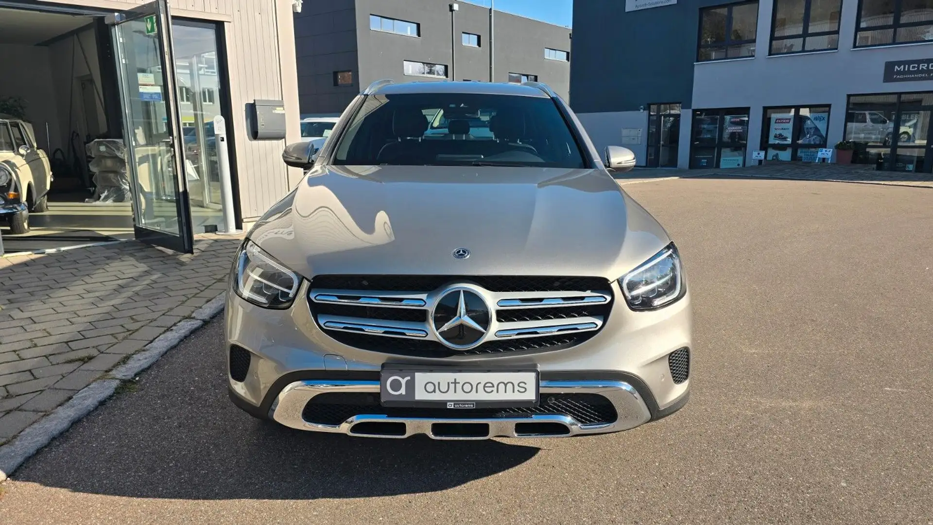 Mercedes-Benz GLC 200 d 4Matic*AHK*ASSIST*LED* Silber - 2