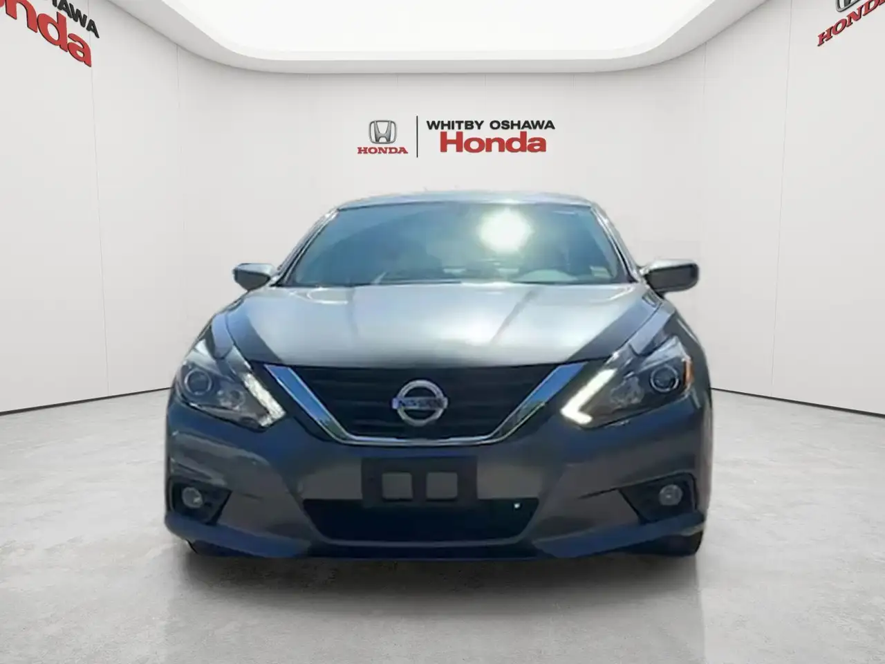 Nissan Altima снимка Nissan Altima