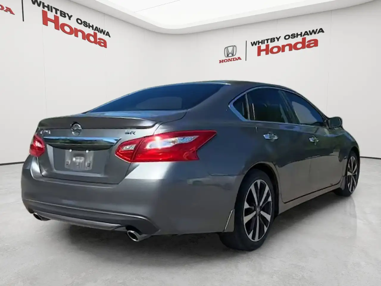 Nissan Altima снимка Nissan Altima