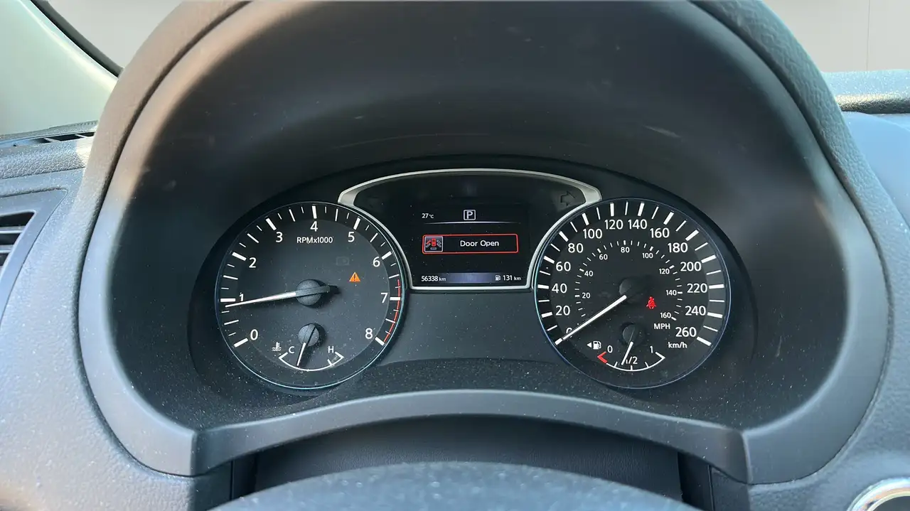 Nissan Altima снимка Nissan Altima