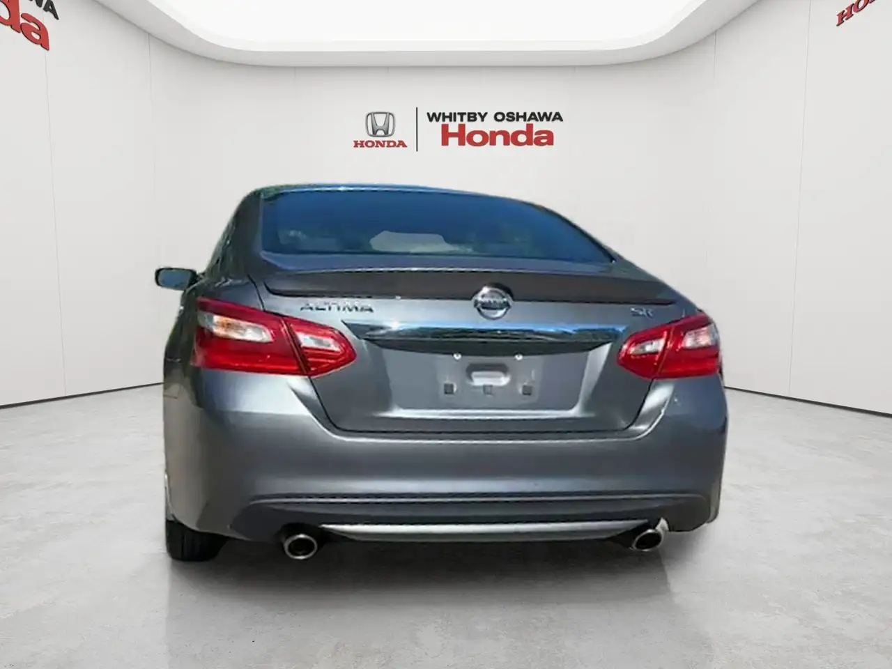 Nissan Altima снимка Nissan Altima