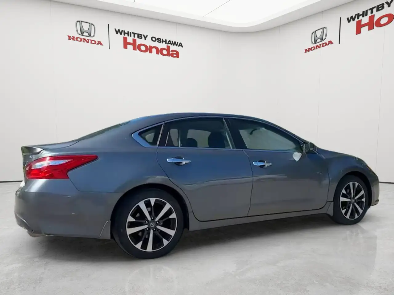 Nissan Altima снимка Nissan Altima