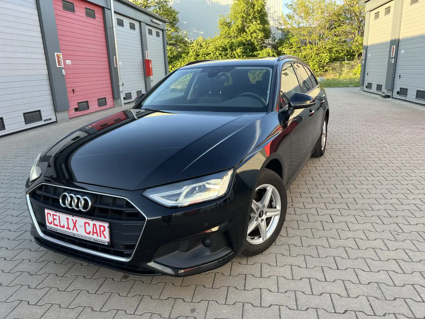 Audi A4 30 TDI basis/LED/Navigation/SHZ/*1.Hand*MwSt ausw. Schwarz - 1
