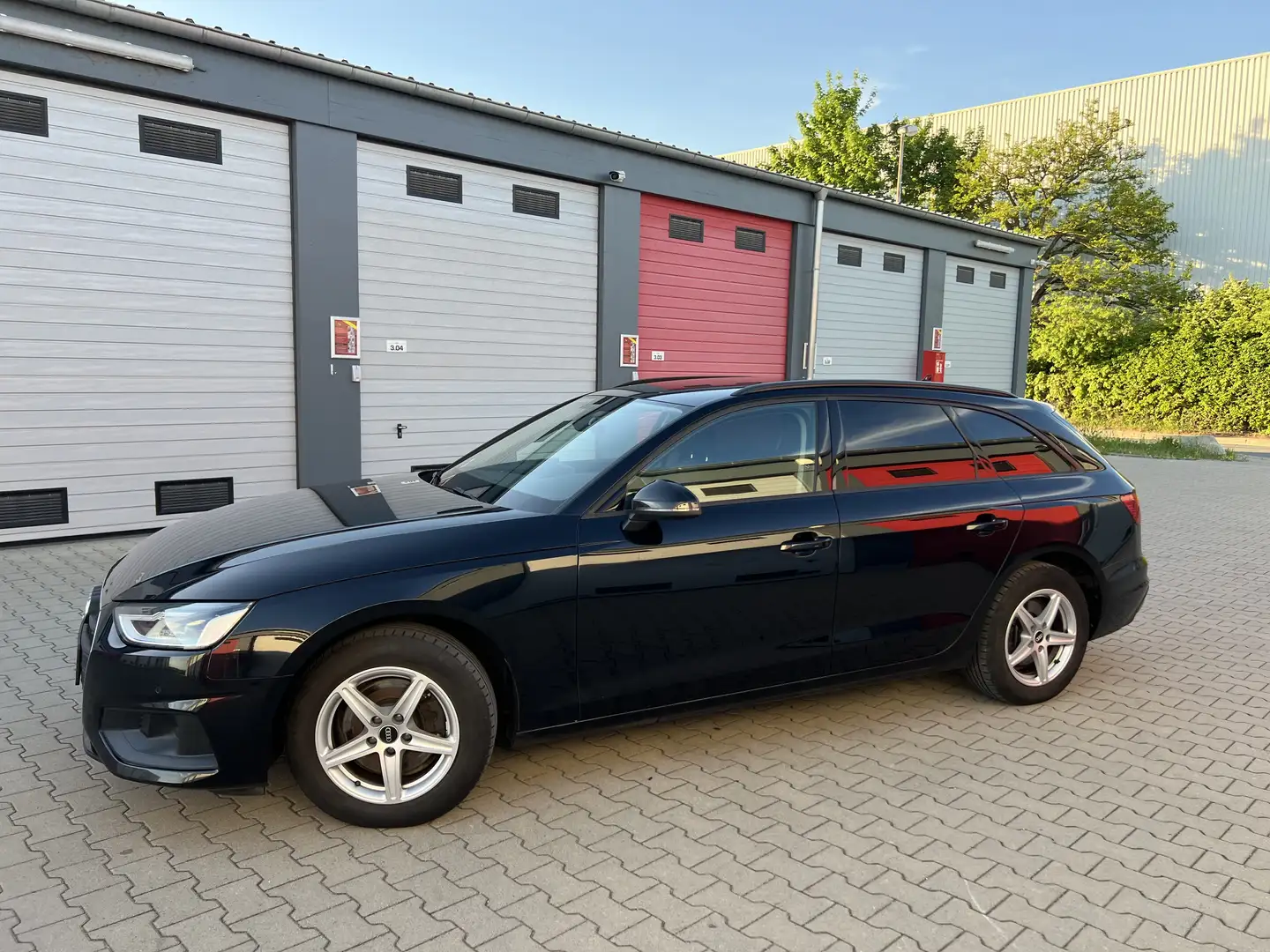 Audi A4 30 TDI basis/LED/Navigation/SHZ/*1.Hand*MwSt ausw. Schwarz - 2