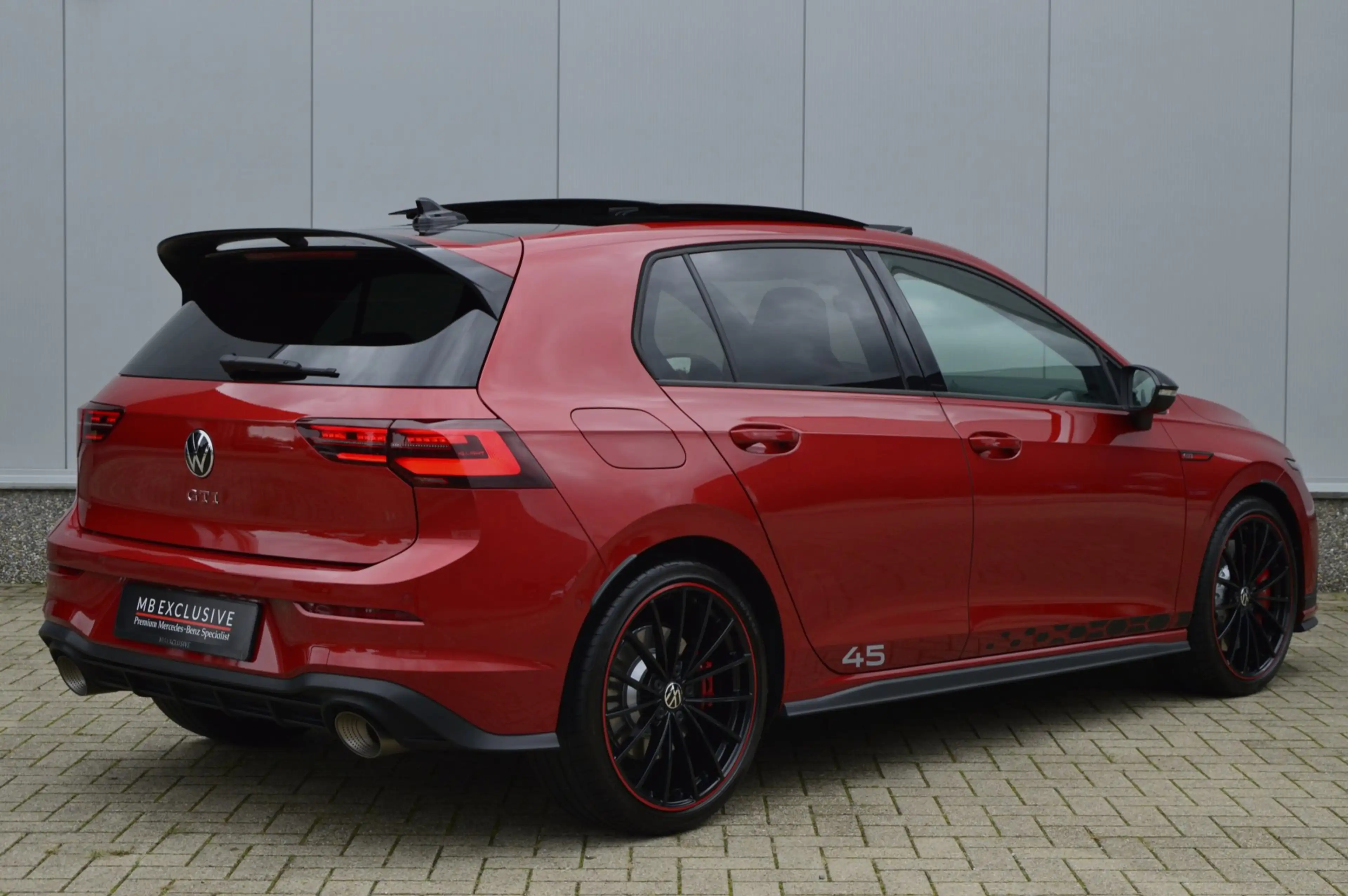 Volkswagen Golf GTI 8 2.0 Clubsport 45 Jahre Akra DSG7 2021 — photo 2