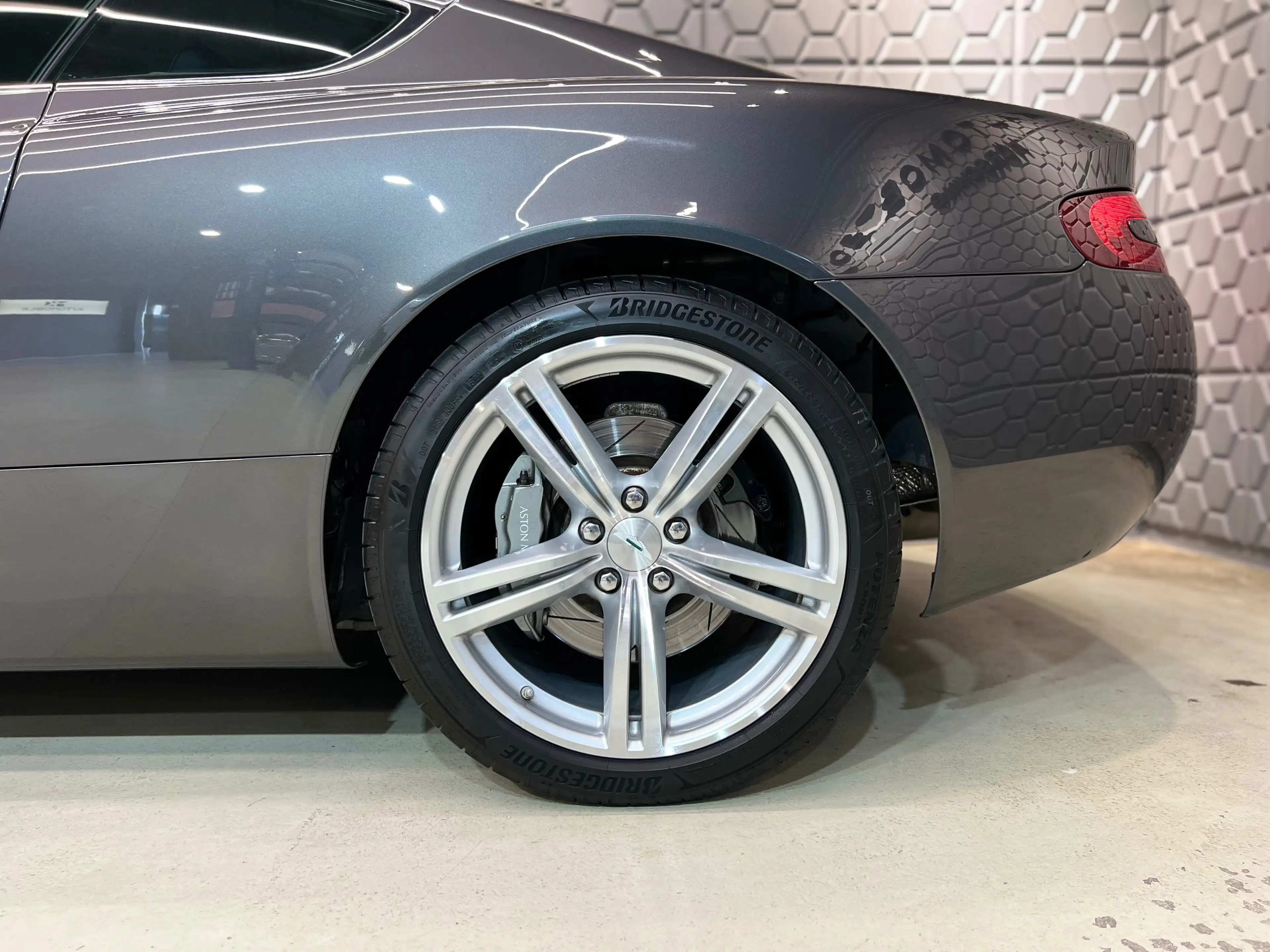 Aston Martin DB9 Touchtronic II*MEMORY*VOLLEDER*MEMORY*SITZHEIZUNG* — photo 11