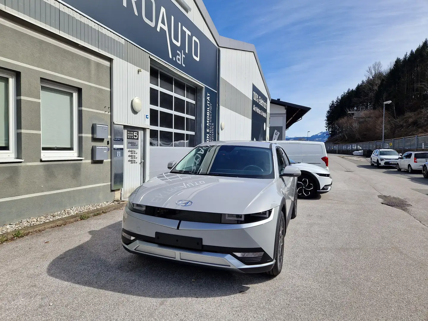 Hyundai IONIQ 5 4WD 58kWh Techniq Paket wie neu Allrad Grau - 2