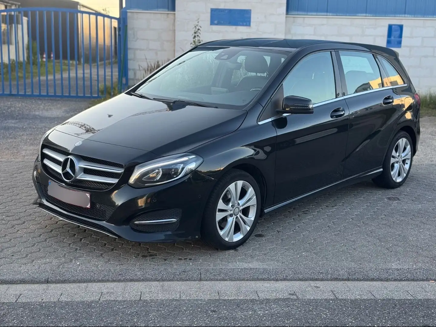 Mercedes-Benz B 200 d/Led/Klimaauto/PDC/ Noir - 1
