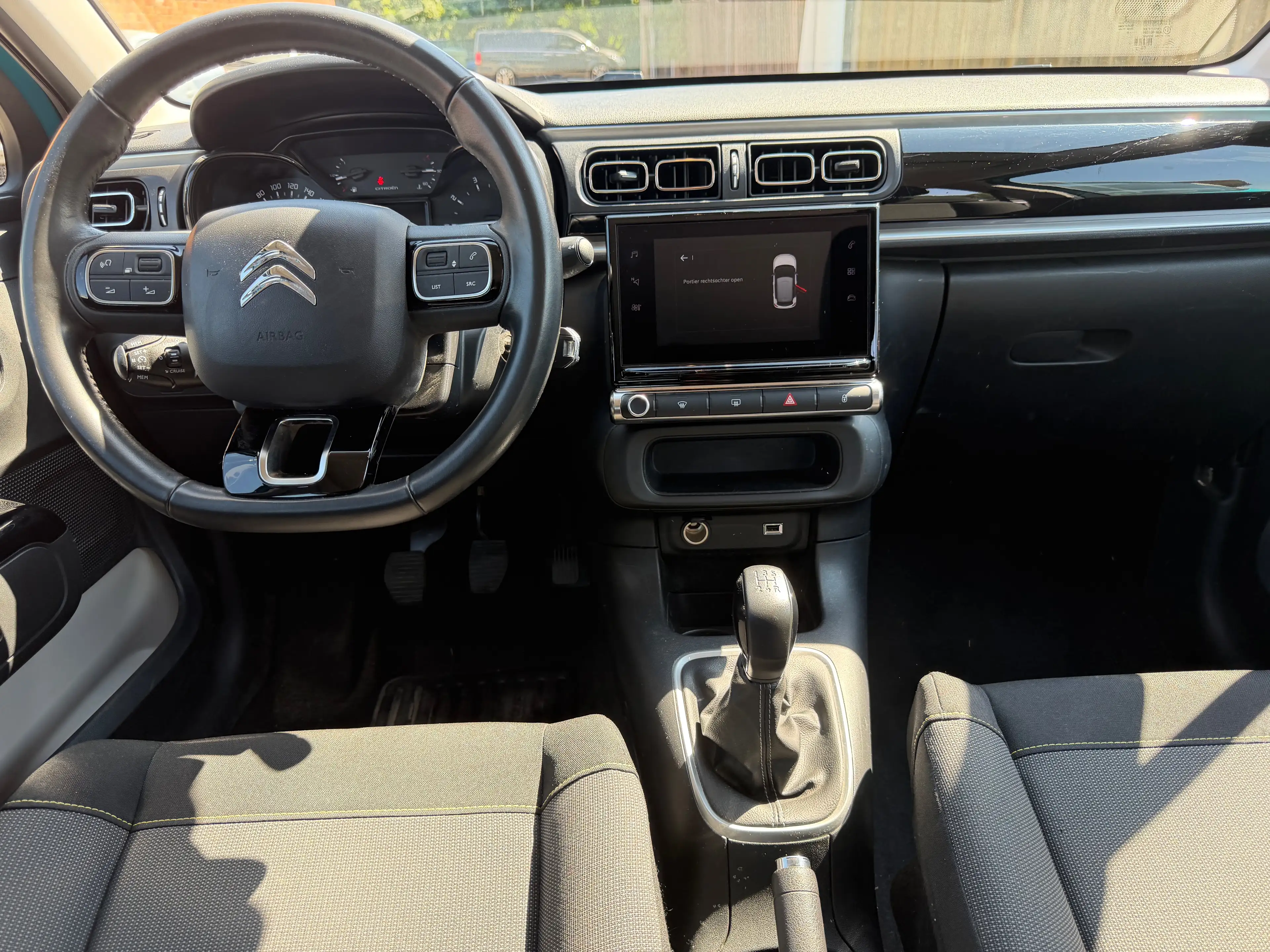 Citroen C3 C3 1.2i PureTech Shine S — photo 11