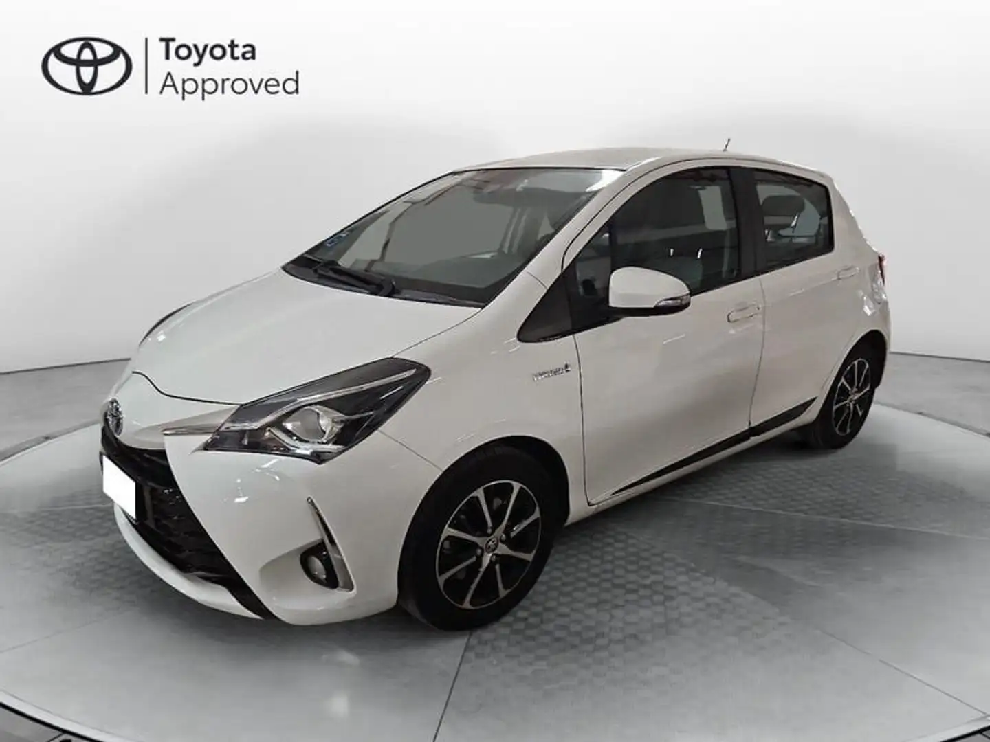 Toyota Yaris 1.5 Hybrid 5 porte Active Bianco - 1