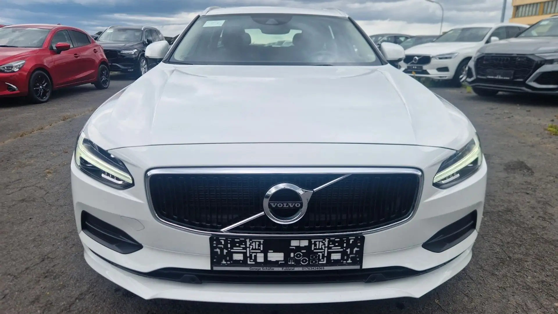 Volvo V90 Kombi Momentum Pro Pano Leder LED Kamera Blanc - 2