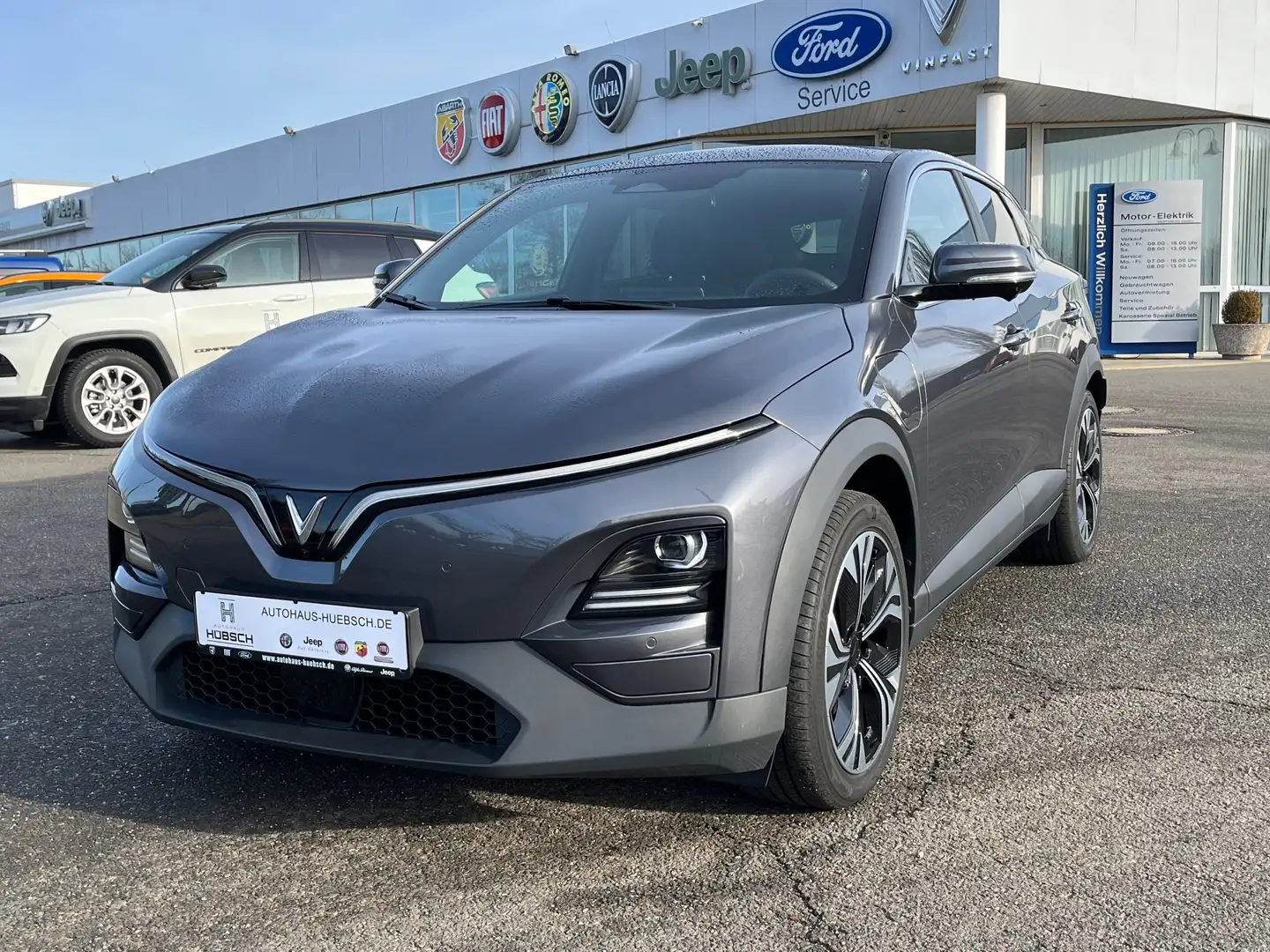VinFast VF 6 VF6 Plus ab 218€ mtl. Grau - 1