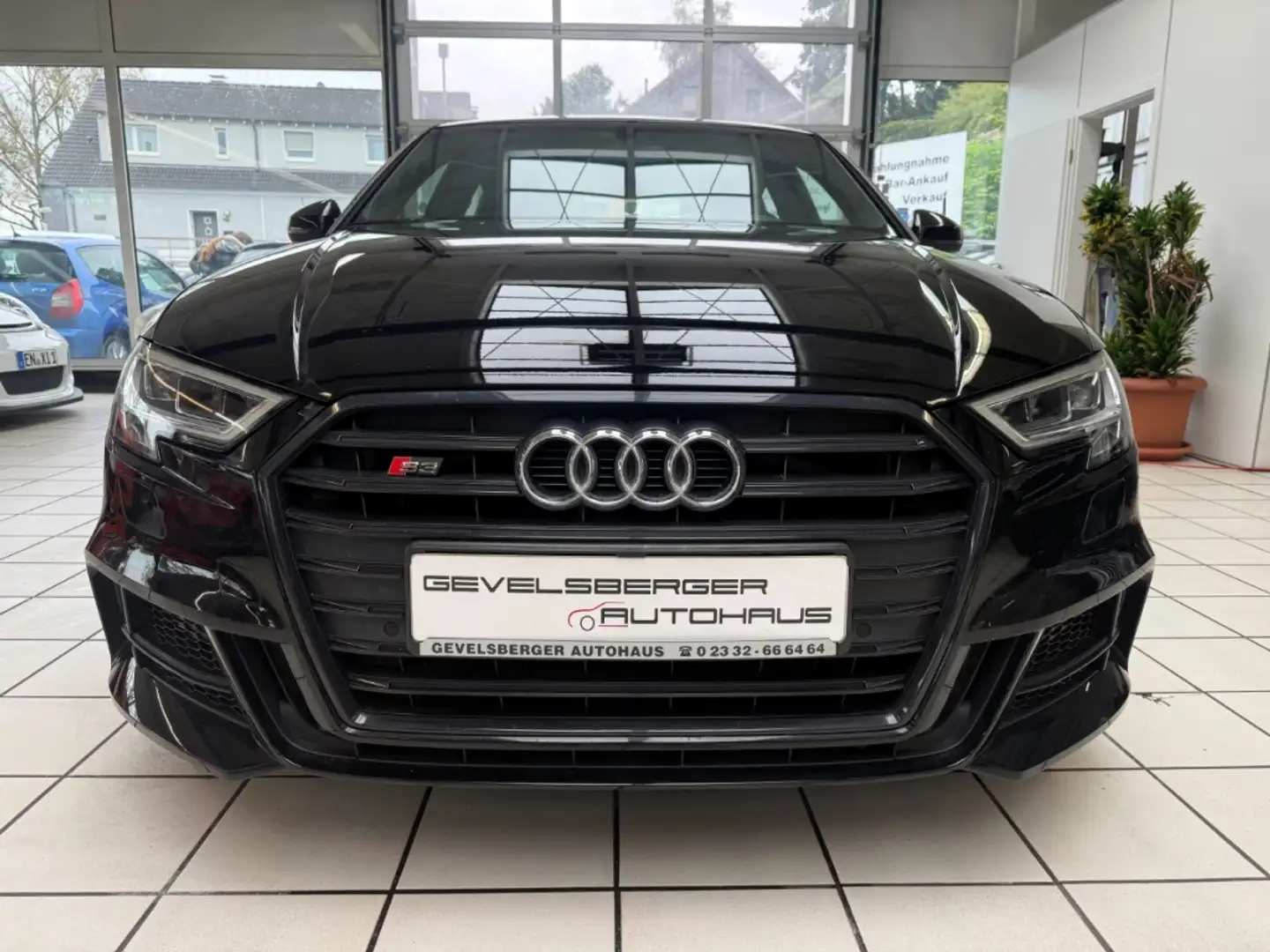 Audi S3 2.0 TFSI quattro Automatik 19 Zoll Tüv neu Schwarz - 2